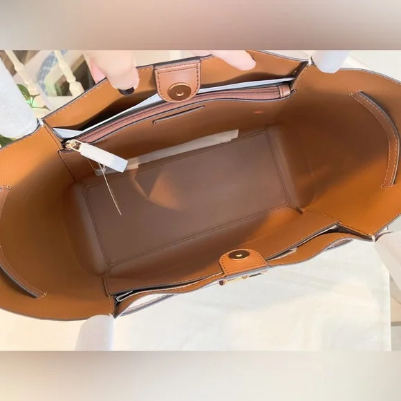 NeW! Michael Kors Reed Tote Set - Picture 5 of 9